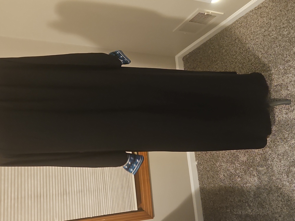 Embroidered Abaya - Picture 6 of 9